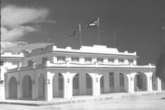 Ciudad en sepia-Sociedad